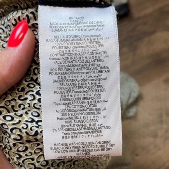 ✨ BCBG Faux Wrap Leopard Slight Puff Shoulder High Low Dress✨ - Picture 11 of 14